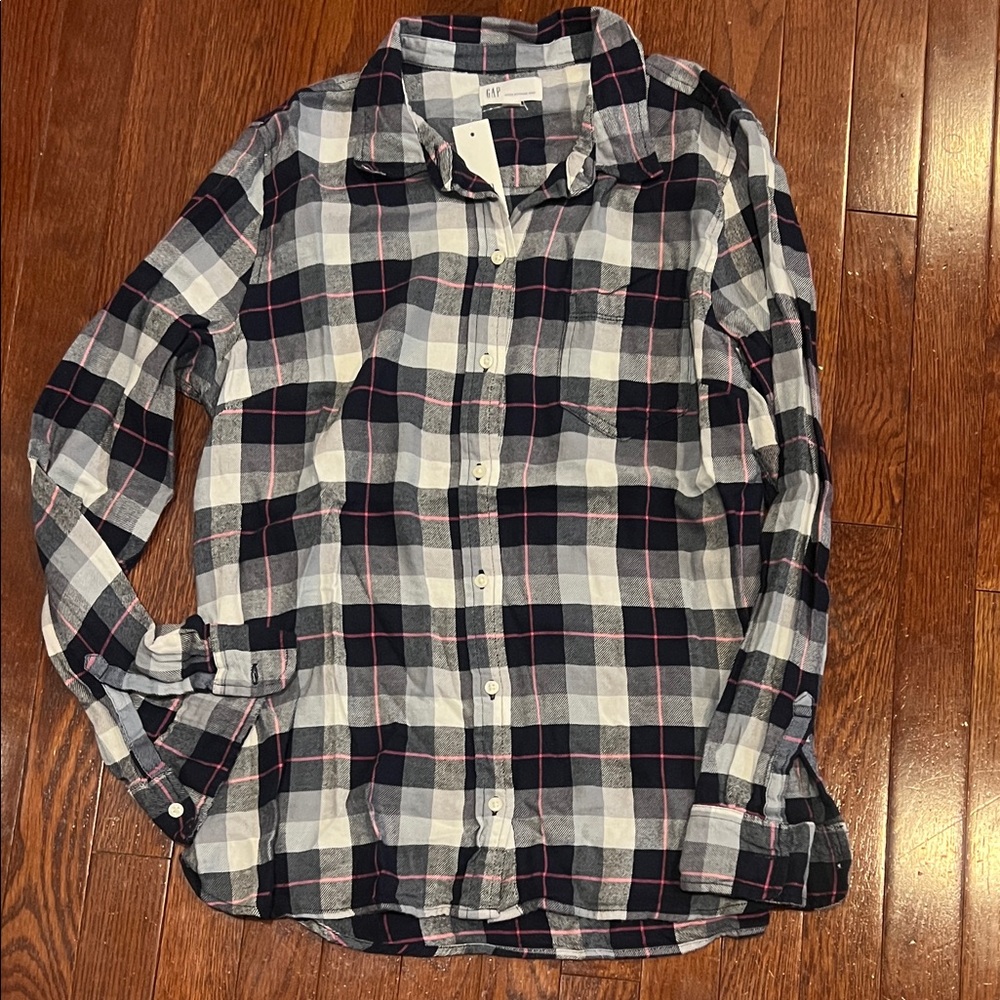 NWT Gap Flannel Women’s Shirt -Fitted Boyfriend